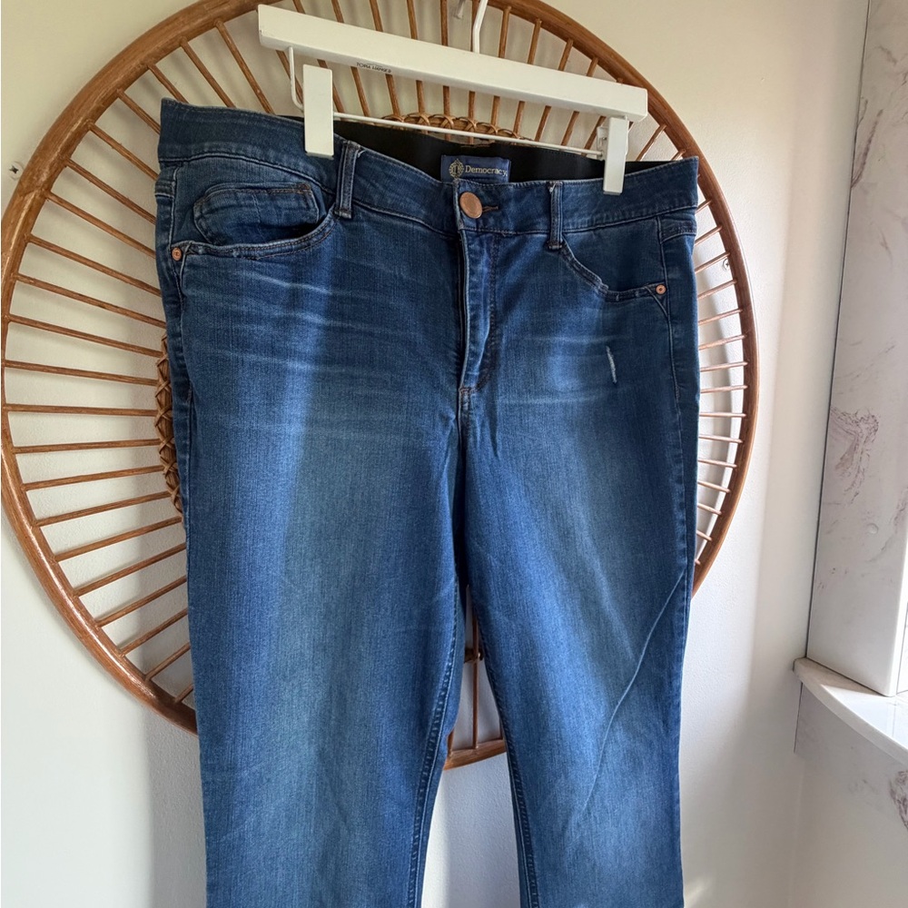 Democracy Women’s Bootcut Jeans - Picture 2 of 6
